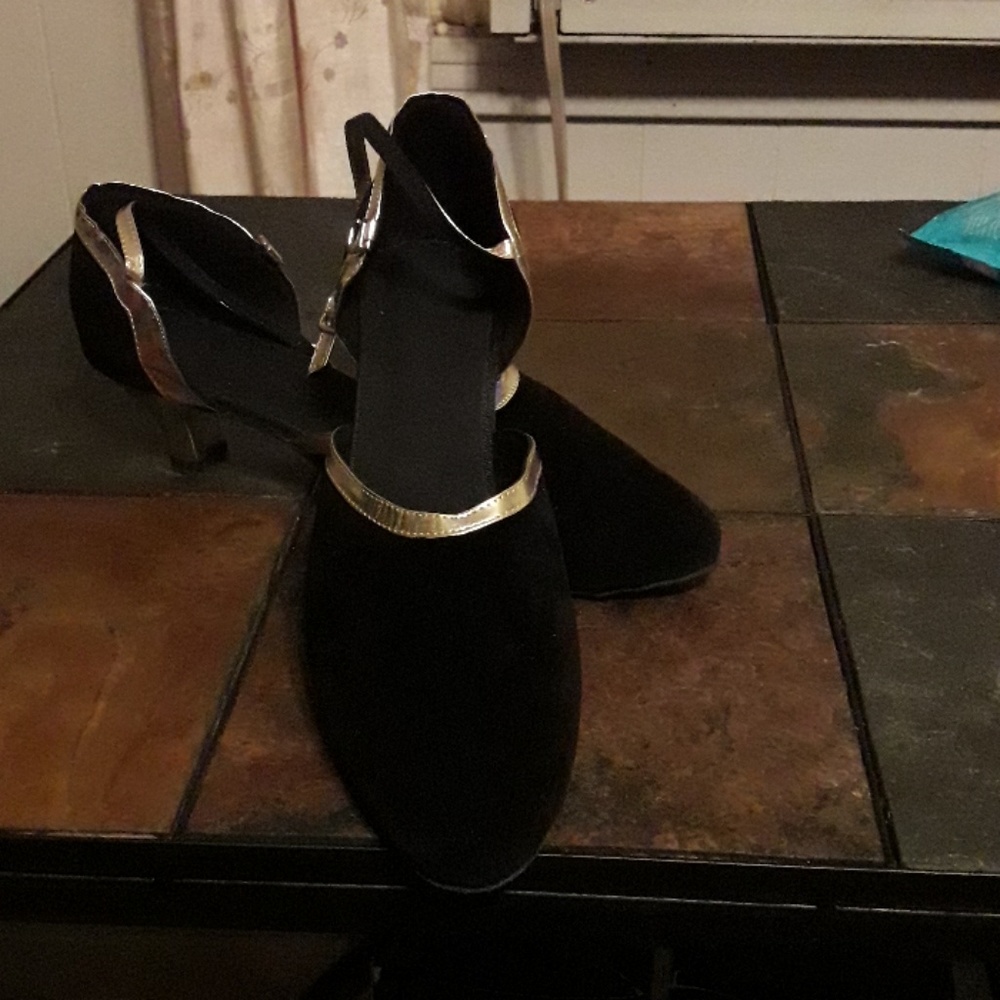 Ballroom dance shoes